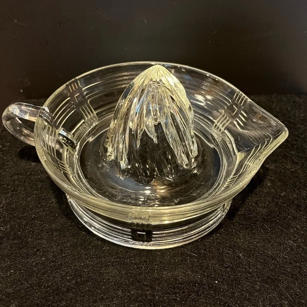 Vintage 1930s Clear Glass Citrus Juicer Lemon Reamer